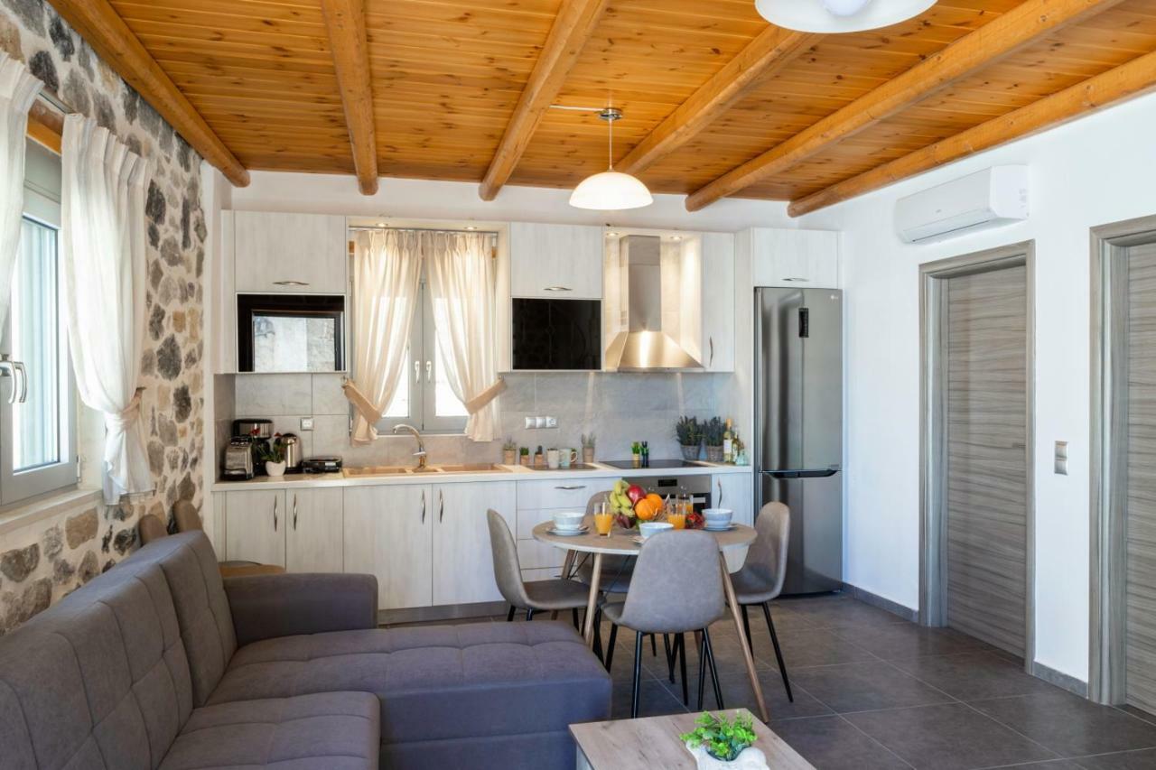 Marilena Natural Stone House, By Hellocrete Pigi  외부 사진