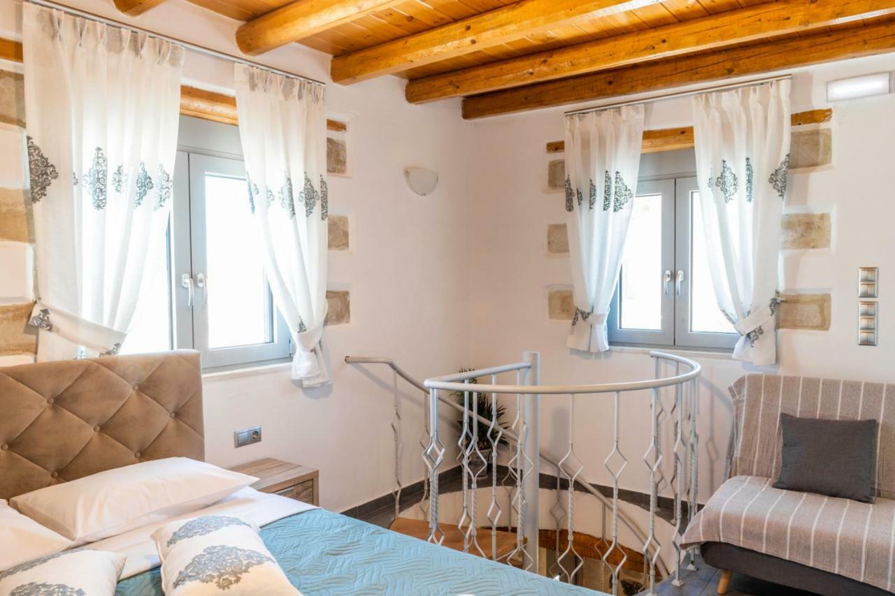 Marilena Natural Stone House, By Hellocrete Pigi  외부 사진