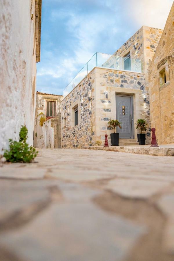 Marilena Natural Stone House, By Hellocrete Pigi  외부 사진
