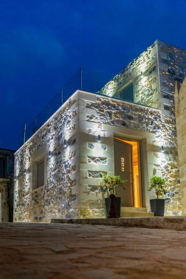 Marilena Natural Stone House, By Hellocrete Pigi  외부 사진