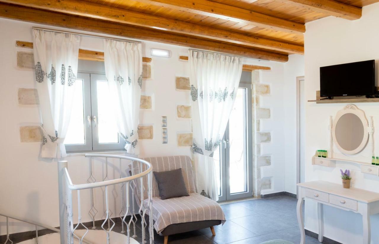 Marilena Natural Stone House, By Hellocrete Pigi  외부 사진